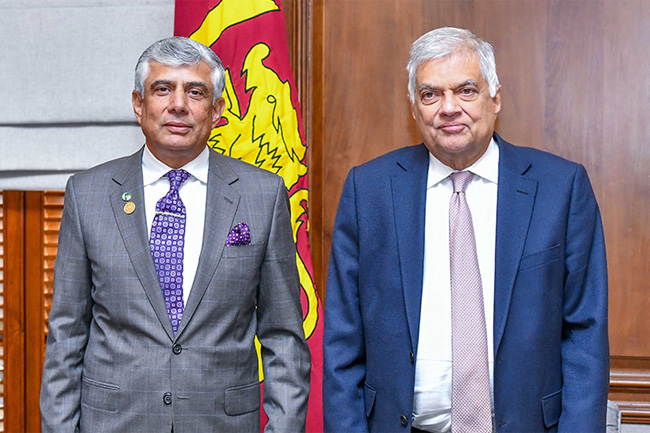 Pakistan’s Defence Secretary calls on Sri Lankan President
